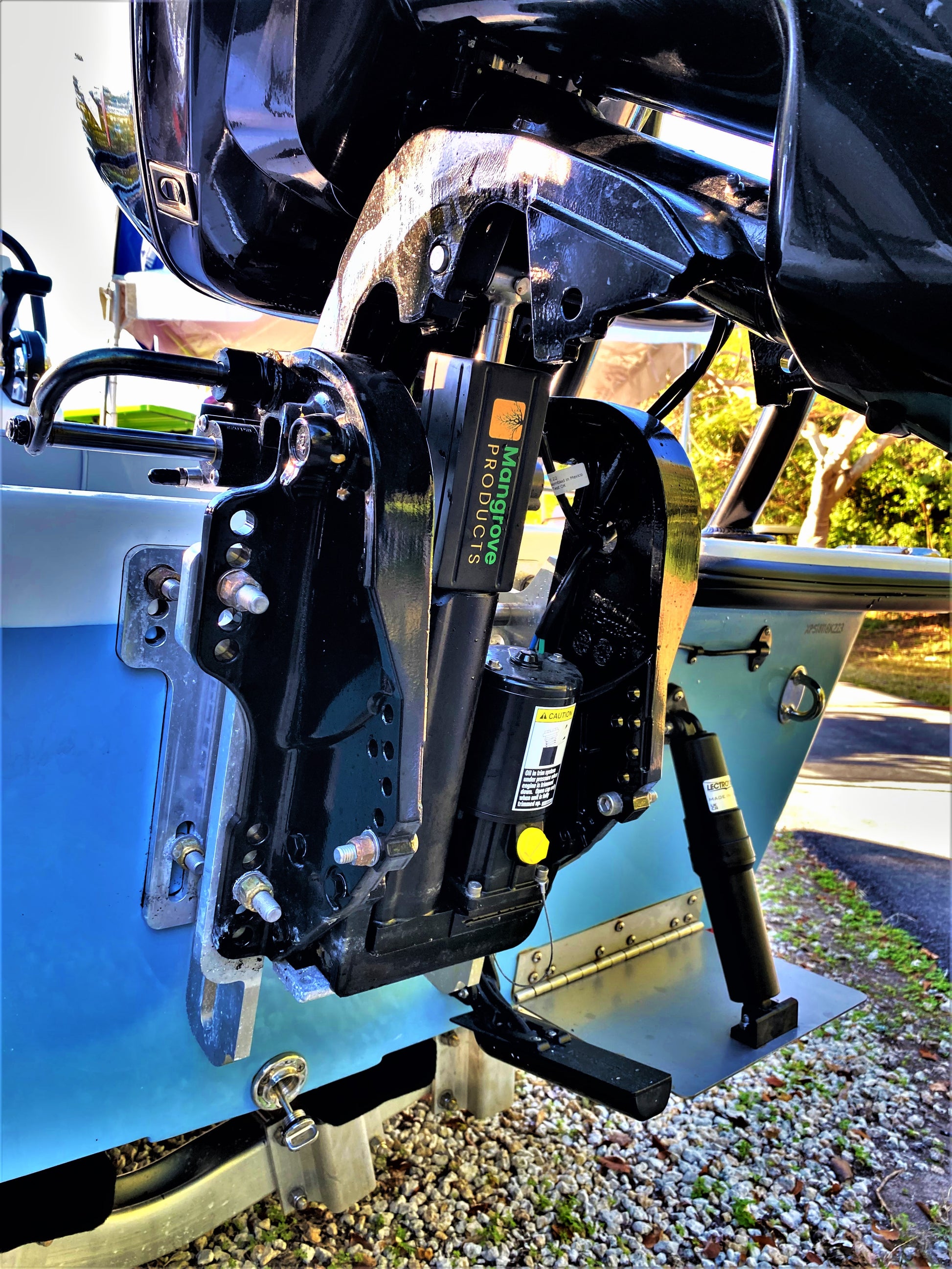 Transom saver on mercury outboard ts-block