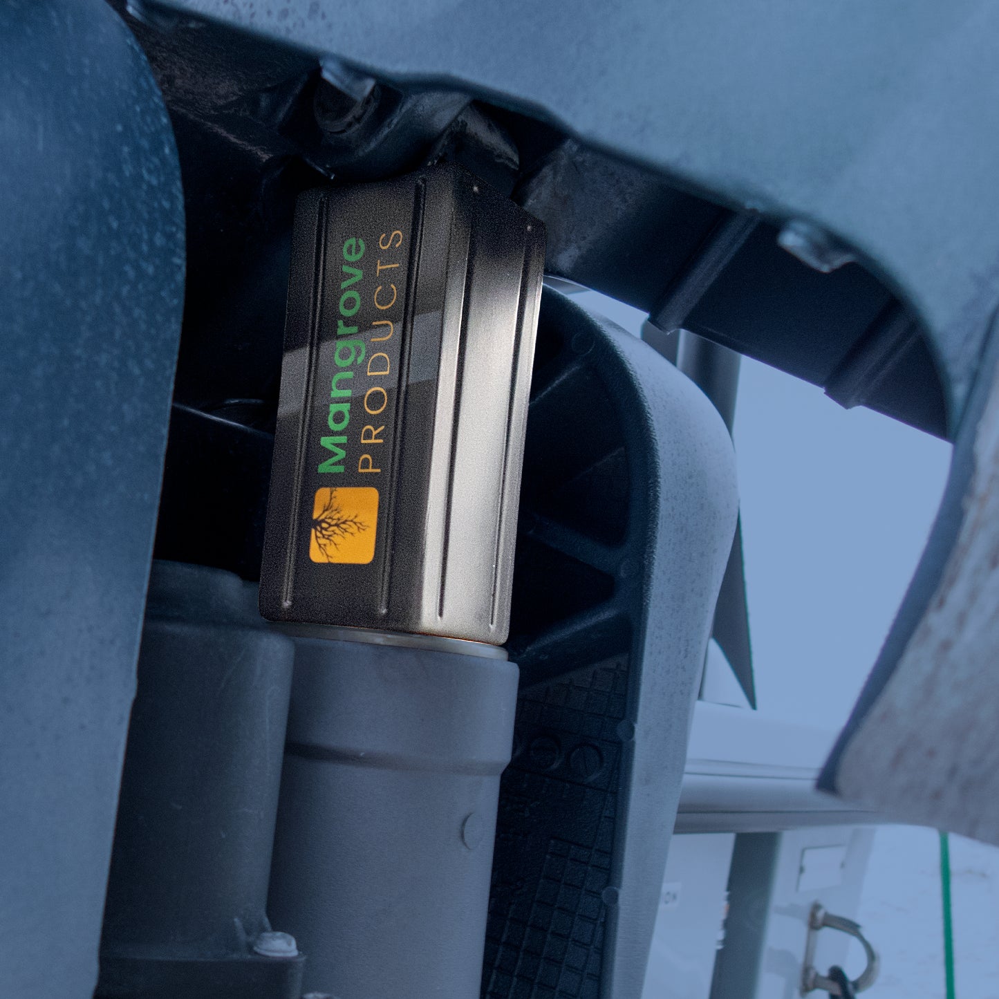 Transom saver with easy attachment to single ram shaft